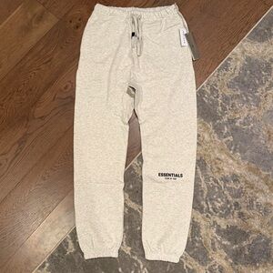 Essentials Light Oatmeal Cuffed
Sweatpants